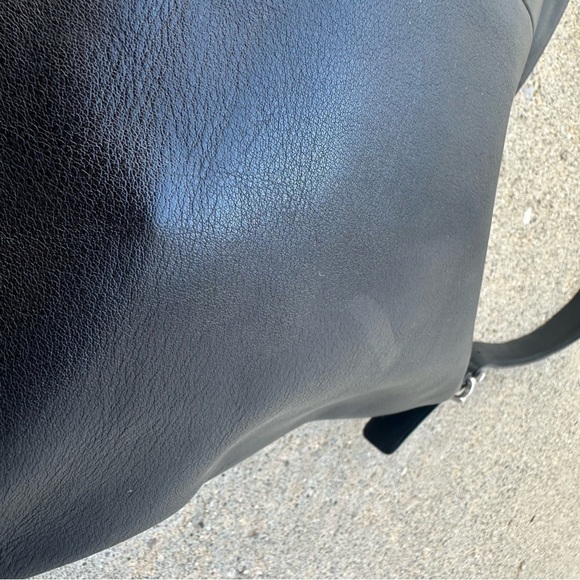 Vintage COACH All Leather Large Black Leather Slim Shoulder Tote Bag #9406 - Picture 6 of 16